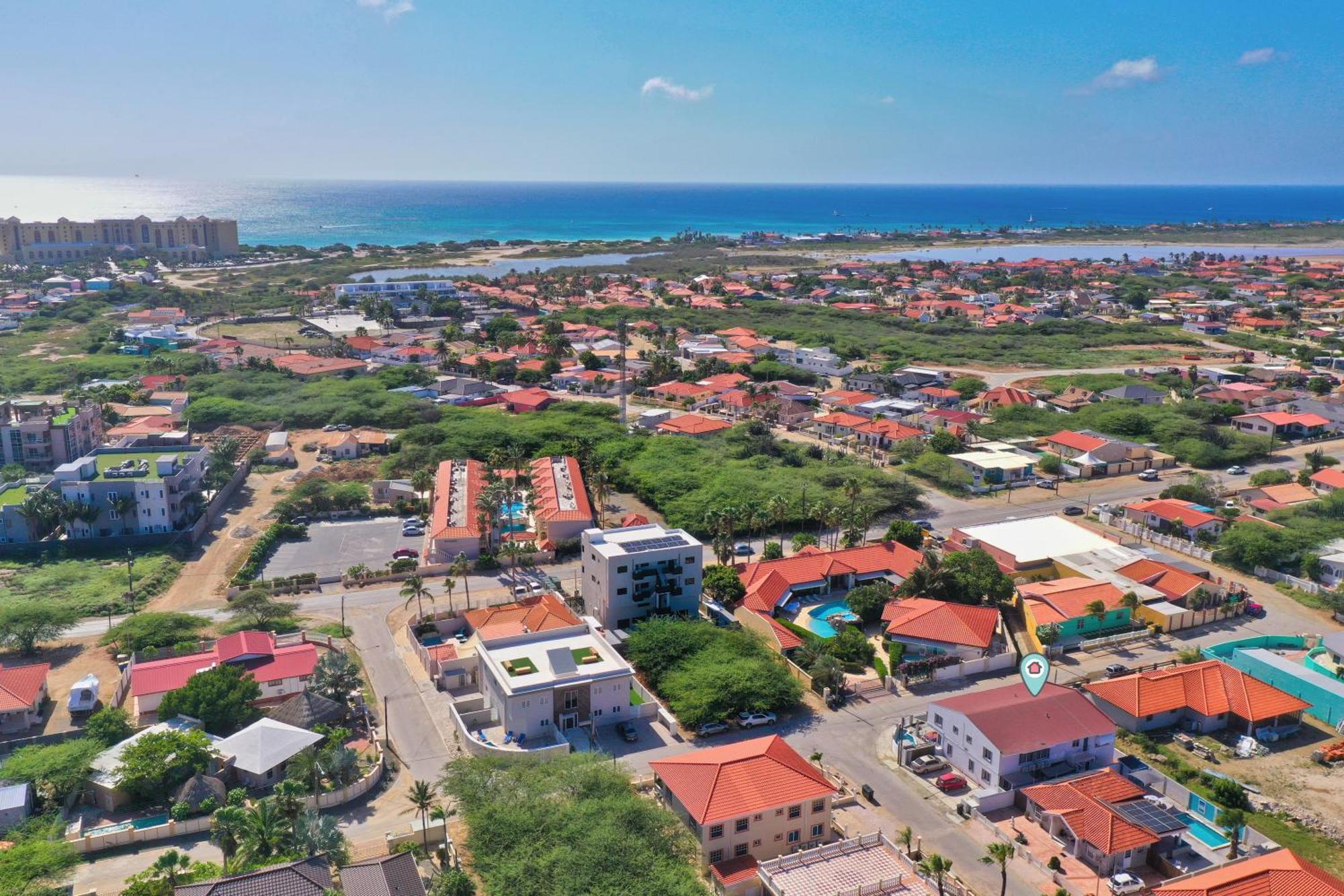 Rooi Santo Residence Palm Beach Exteriér fotografie